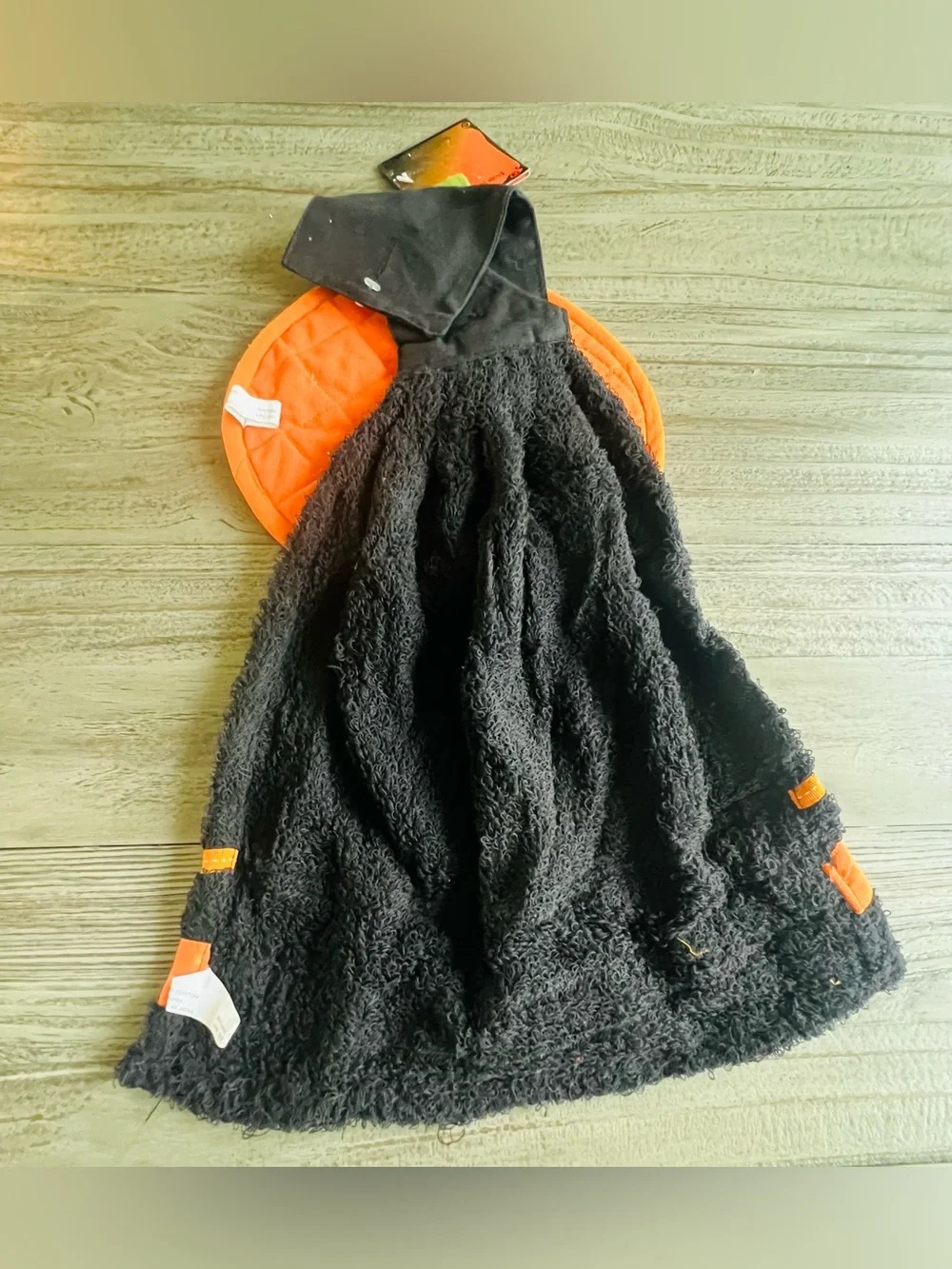 Retro Halloween Kitchen Towel & Pot Holder Bundle – 4-Piece Set